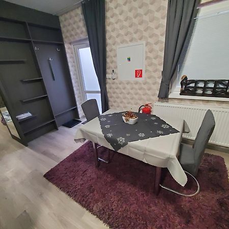 Valla Penzion & Restauracia Malacky Buitenkant foto