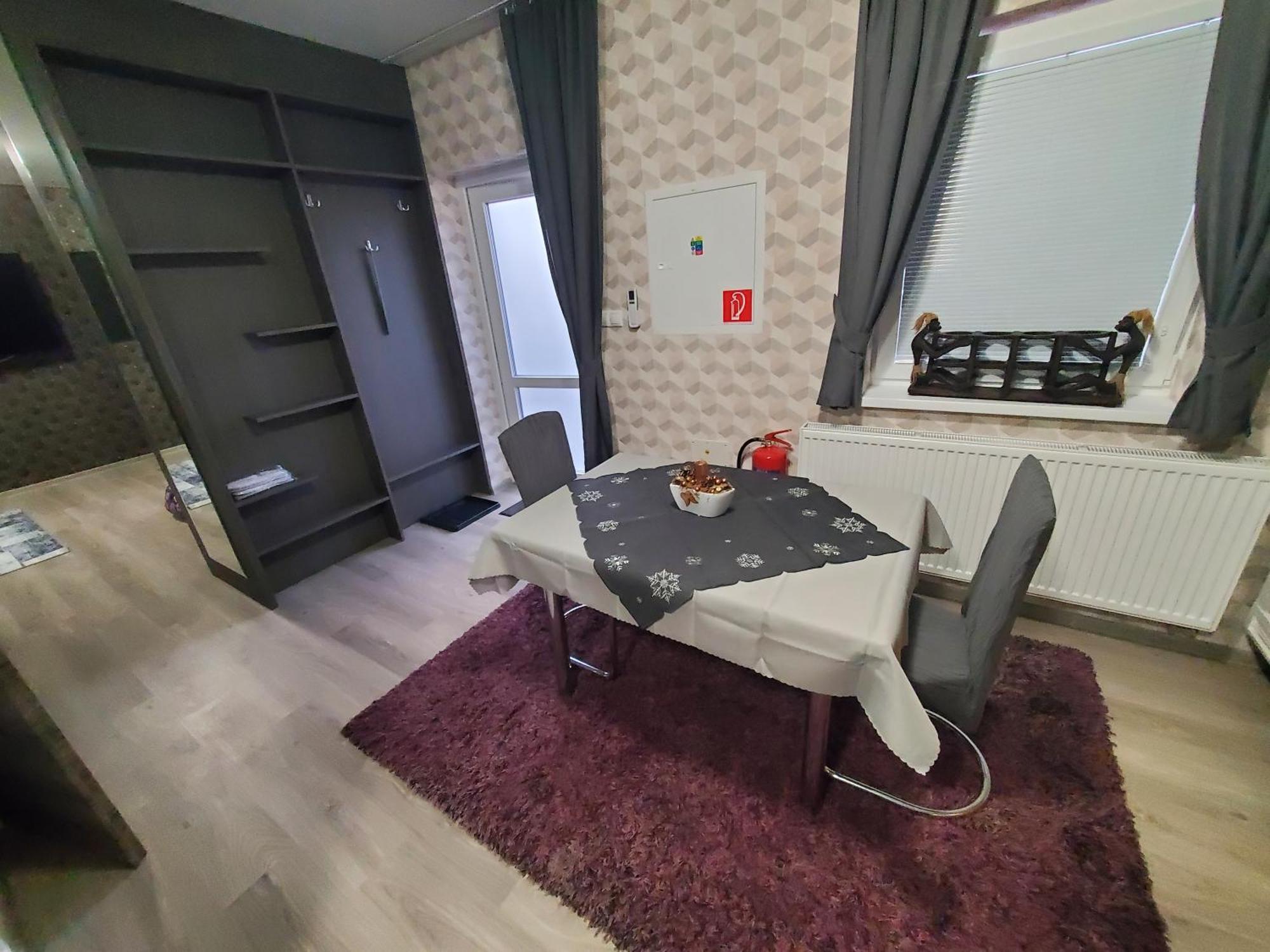 Valla Penzion & Restauracia Malacky Buitenkant foto